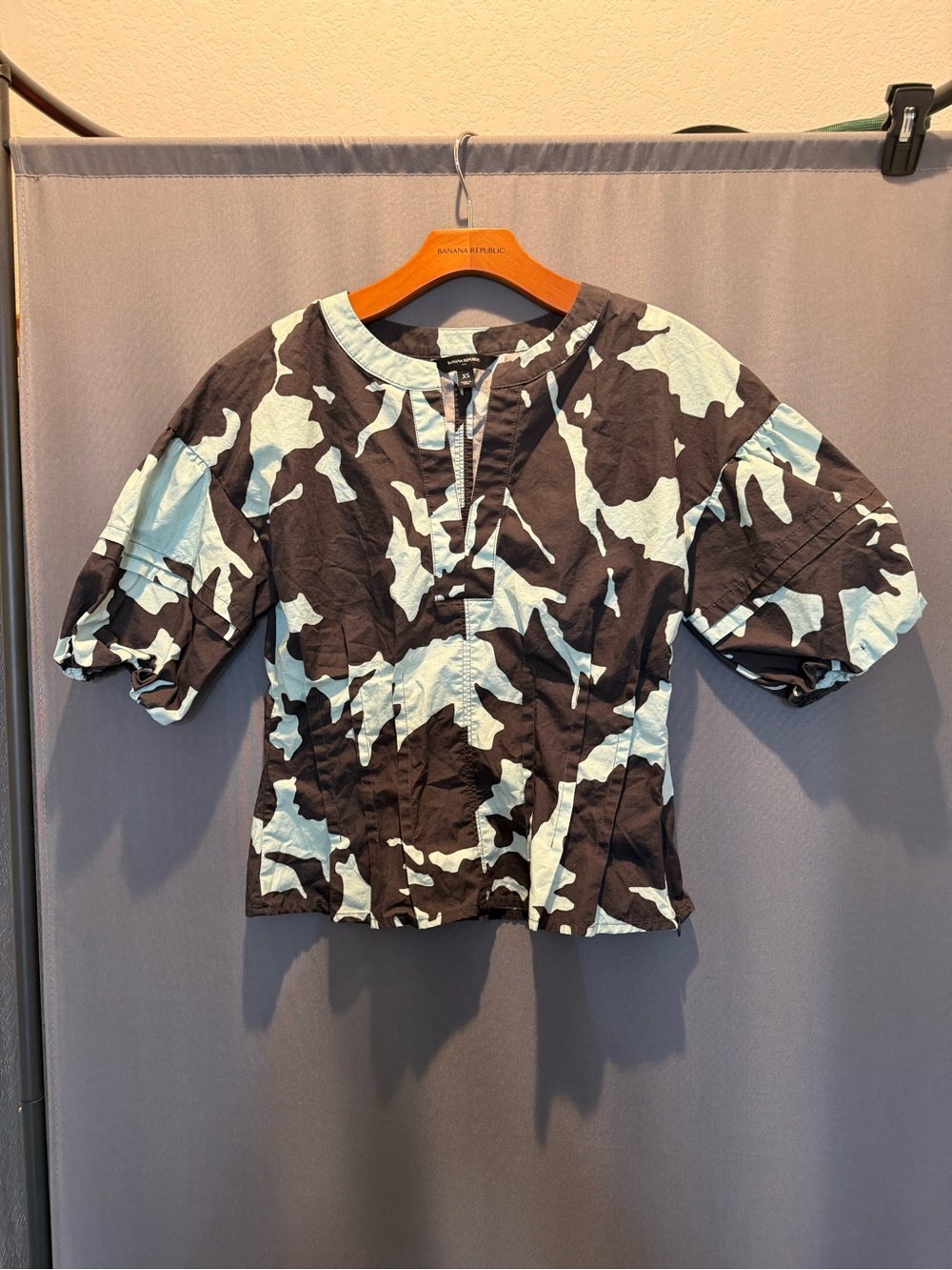 Banana Republic Factory Puff Sleeve Blouse - Black & Light Blue Camouflage